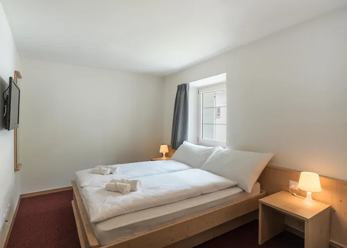 Brocco & Posta Orman Evi